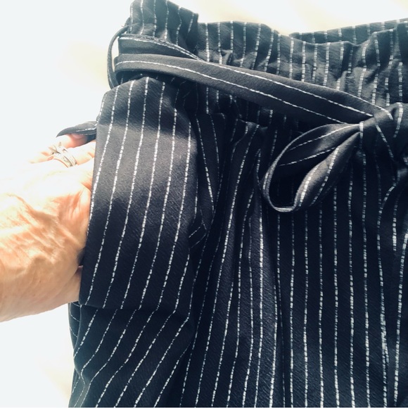 Plus 24 Wide leg paper bag waist belted Black/White Striped Shorts - Picture 5 of 13